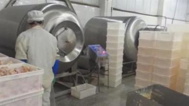 真空(kōng)滾揉機(jī)客戶現(xiàn)場(chǎng)